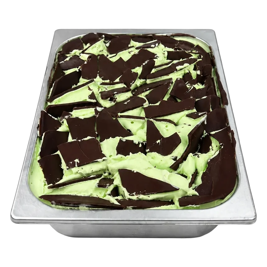 Cubeta de gelato de mint stracciatella en la vitrina de Temperato